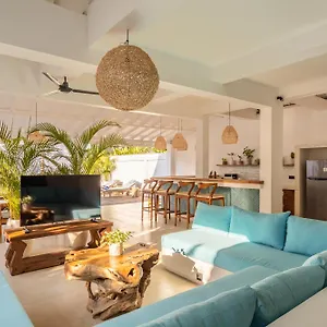 2 Bdr Villa, Walking Distance To Beach. Seminyak